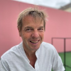 Dr. Filip Dierickx